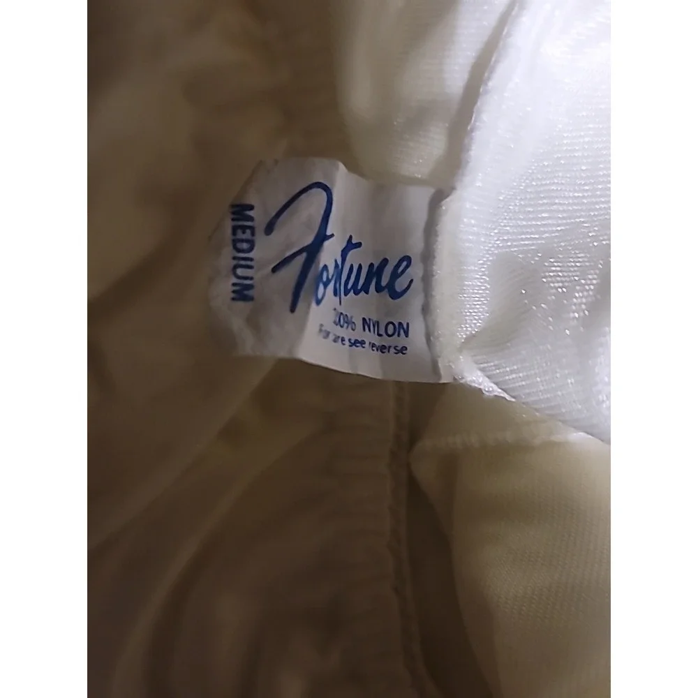 Vintage Fortune Half‎ Slip Skirt Ivory USA Nylon Women's Med Floral Lace Slits